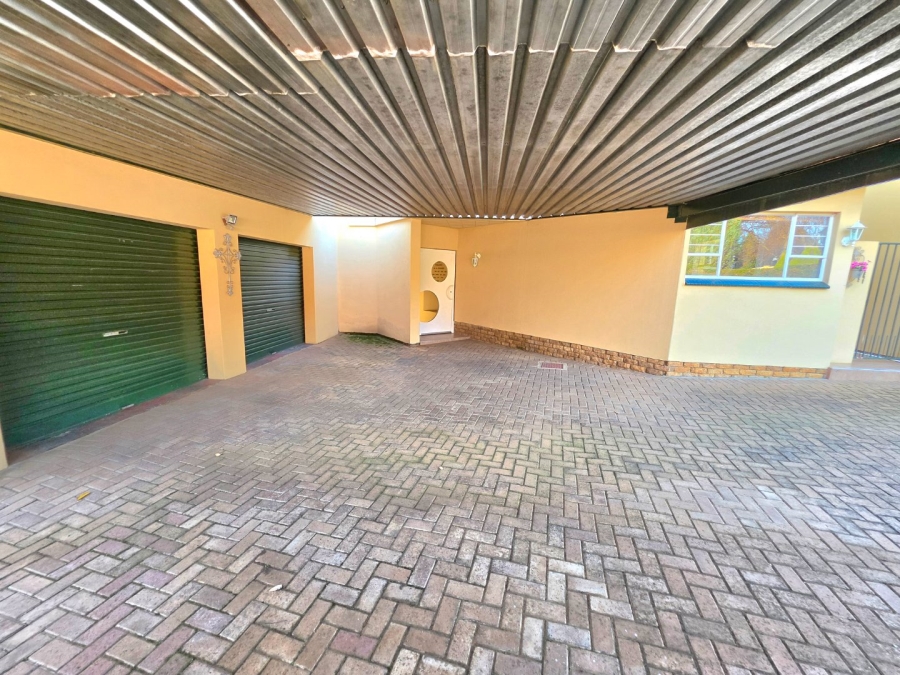 5 Bedroom Property for Sale in Panorama Free State